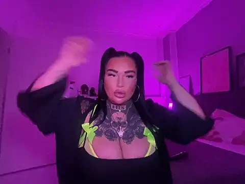  MelinaCurves  online show from January 16, 6:59 pm