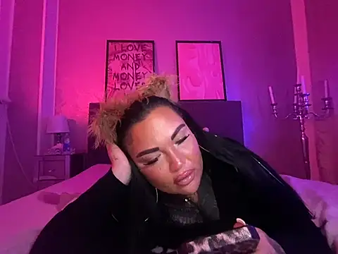  MelinaCurves  online show from January 27, 12:01 am