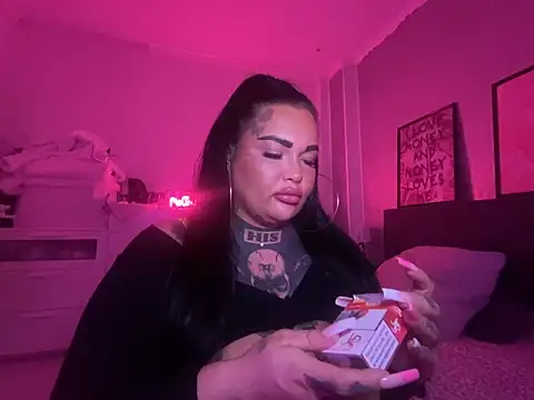  MelinaCurves  online show from February 7, 11:24 pm