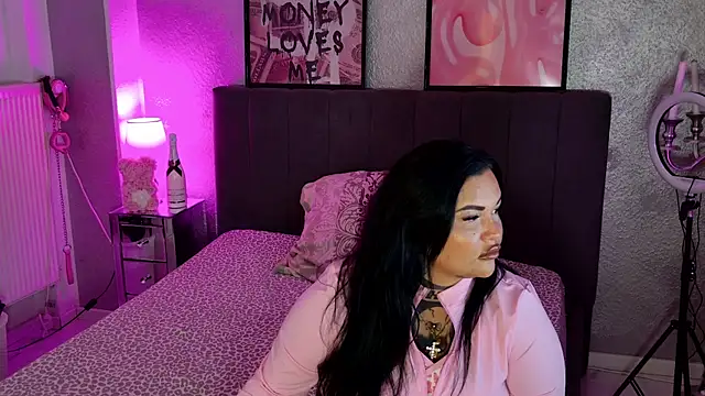  MelinaCurves  online show from February 28, 8:28 pm