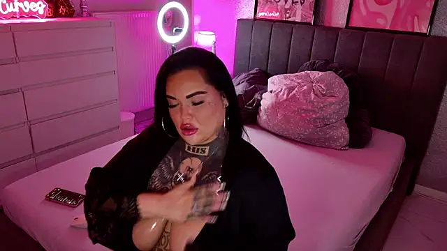  MelinaCurves  online show from March 14, 11:00 pm