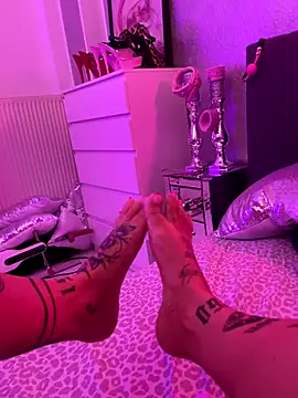  MelinaCurves  online show from November 10, 9:14 pm