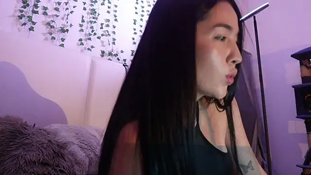 Snapshot of megaaann chatting on December 14, 2:50 am megaaann online show from December 14, 2:50 am