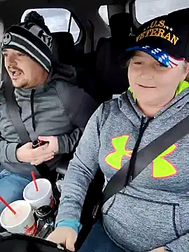 Snapshot of D3LISHDUO69 chatting on December 2, 9:43 pm D3LISHDUO69 online show from December 2, 9:43 pm