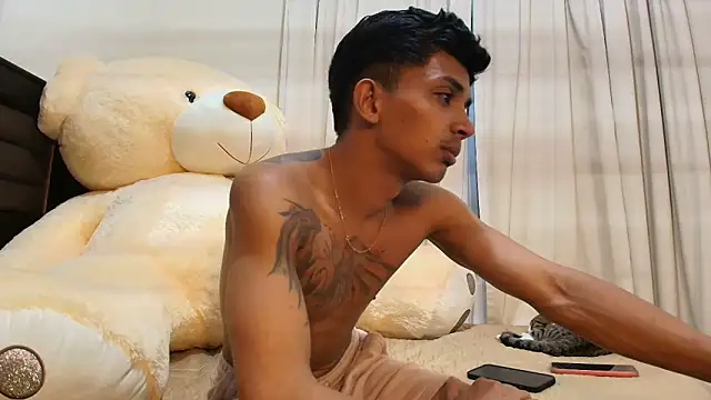 Snapshot of _dannyaldana_ chatting on January 28, 8:25 am dannyaldana online show from January 28, 8:25 am