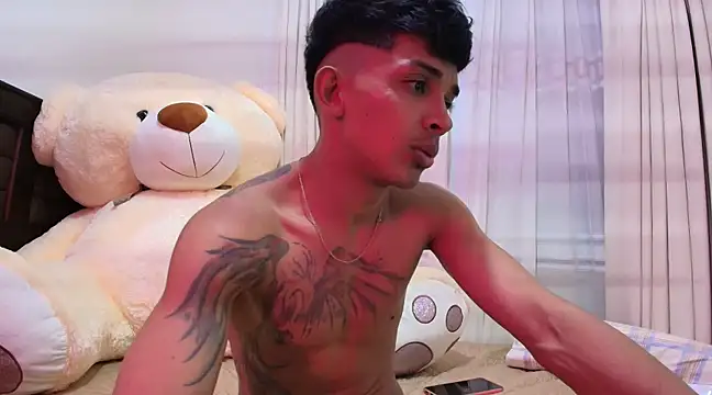 Snapshot of _dannyaldana_ chatting on February 4, 10:00 am dannyaldana online show from February 4, 10:00 am