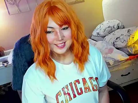 HOTnWILDalice online show from February 28, 3:37 am