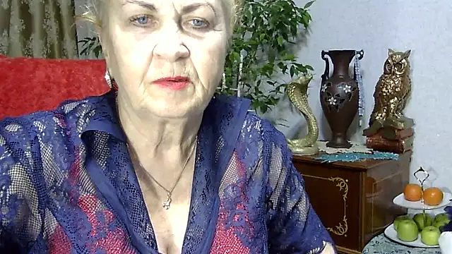 Emma52610 online show from February 8, 5:50 pm