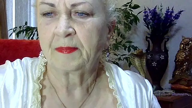 Emma52610 online show from March 20, 6:41 am