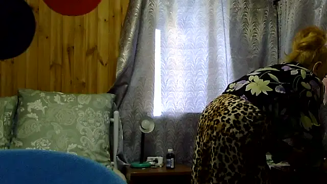 Emma52610 online show from September 26, 11:14 am