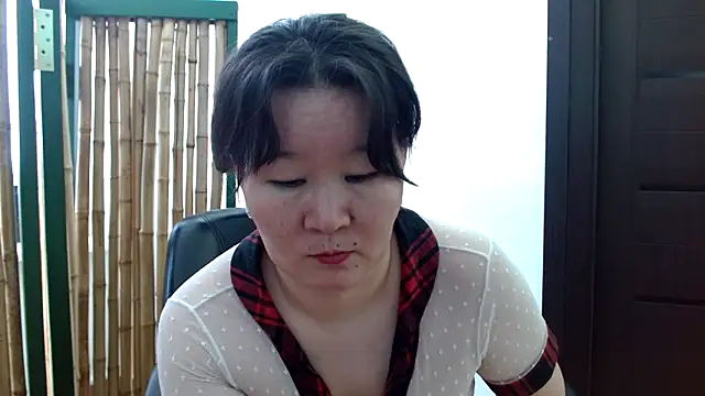 Snapshot of Akira_xx chatting on January 13, 5:12 am Akira xx online show from January 13, 5:12 am