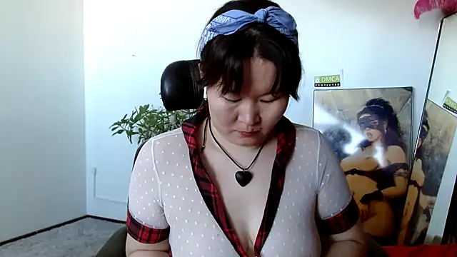 Snapshot of Akira_xx chatting on February 6, 9:00 am Akira xx online show from February 6, 9:00 am