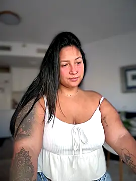 DannaaMeliza online show from November 16, 9:37 am