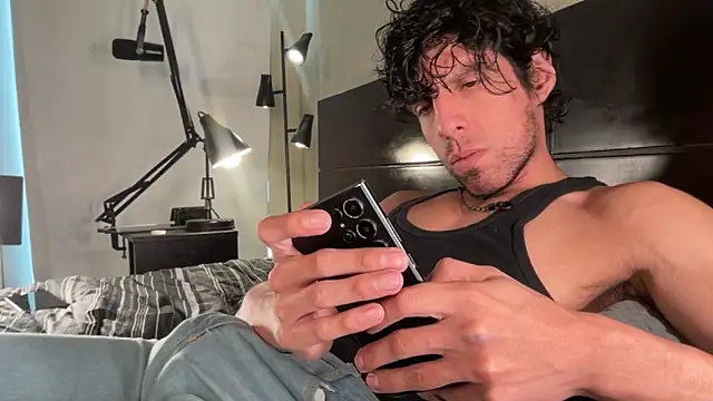 Snapshot of beranco19 chatting on February 4, 8:14 pm beranco19 online show from February 4, 8:14 pm