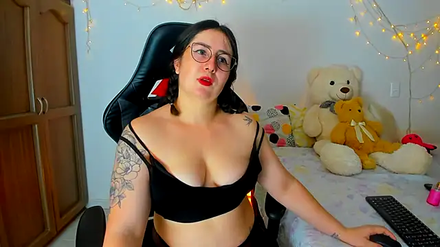 Susan Foxx online show from January 6, 8:39 pm