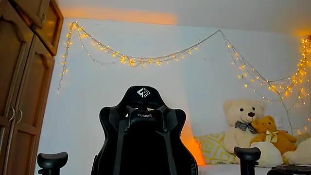 Susan Foxx online show from January 18, 11:22 pm