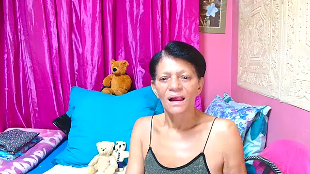 SLUTTYROXY online show from March 22, 5:09 pm