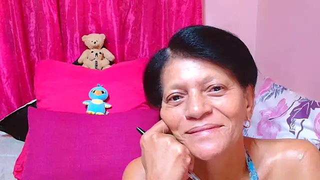 SLUTTYROXY online show from January 11, 8:30 am