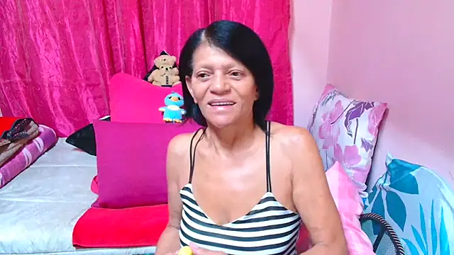 SLUTTYROXY online show from January 13, 5:40 pm