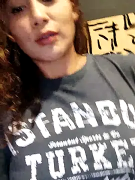 Snapshot of kinky_mila@xh chatting on February 18, 1:21 am kinky milaxh online show from February 18, 1:21 am