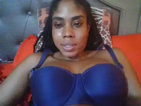 Snapshot of HONEYSWEETS_LIVE chatting on February 12, 4:12 am HONEYSWEETS LIVE online show from February 12, 4:12 am