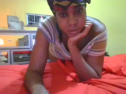 Snapshot of HONEYSWEETS_LIVE chatting on February 27, 12:54 am HONEYSWEETS LIVE online show from February 27, 12:54 am