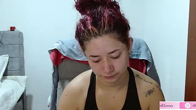 abril love2 online show from February 3, 9:39 pm