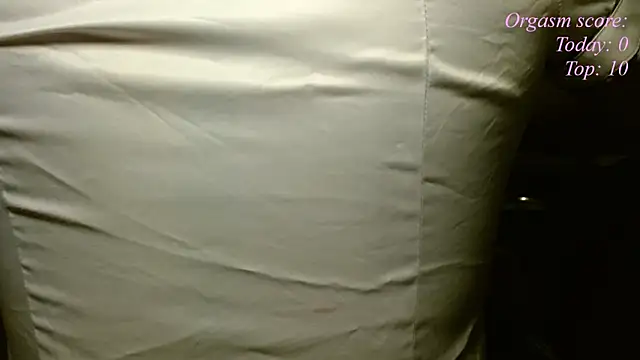 Snapshot of victoria97 chatting on November 2, 12:24 am victoria97 online show from November 2, 12:24 am