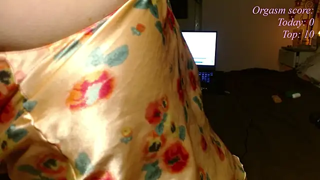 Snapshot of victoria97 chatting on December 2, 7:31 pm victoria97 online show from December 2, 7:31 pm