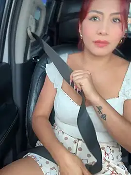 Snapshot of LINDA_PATTY94 chatting on February 11, 9:03 pm LINDA PATTY94 online show from February 11, 9:03 pm