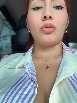 Snapshot of LINDA_PATTY94 chatting on February 13, 7:31 pm LINDA PATTY94 online show from February 13, 7:31 pm