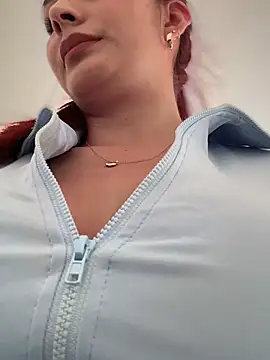 LINDA PATTY94 online show from March 14, 1:57 pm