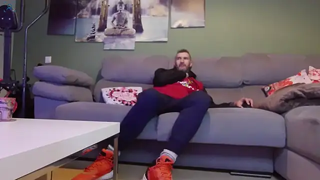 Snapshot of dilancock49 chatting on February 10, 5:17 pm dilancock49 online show from February 10, 5:17 pm