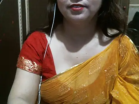 Snapshot of UrsMansi chatting on November 14, 5:28 am UrsMansi online show from November 14, 5:28 am