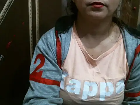 Snapshot of UrsMansi chatting on November 24, 3:50 am UrsMansi online show from November 24, 3:50 am