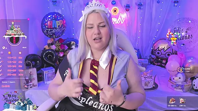 Snapshot of sweetbambi23 chatting on December 21, 6:41 am sweetbambi23 online show from December 21, 6:41 am