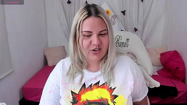 Snapshot of sweetbambi23 chatting on March 19, 11:14 pm sweetbambi23 online show from March 19, 11:14 pm