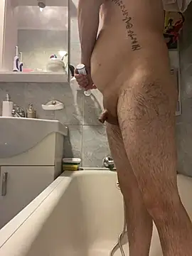 Snapshot of Love4sud chatting on December 13, 12:20 am Love4sud online show from December 13, 12:20 am