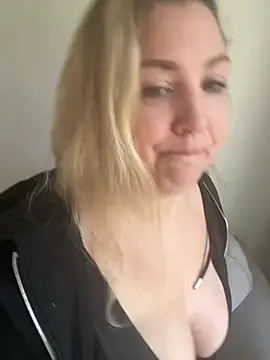 Snapshot of Anna_Alexa chatting on January 28, 8:25 am Anna Alexa online show from January 28, 8:25 am