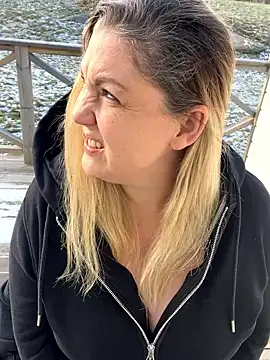 Snapshot of Anna_Alexa chatting on February 27, 9:54 am Anna Alexa online show from February 27, 9:54 am