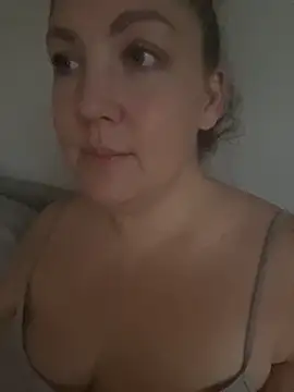 Snapshot of Anna_Alexa chatting on November 13, 7:07 am Anna Alexa online show from November 13, 7:07 am