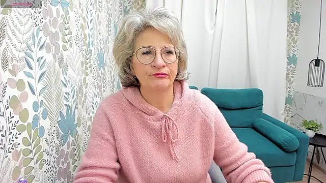 EvelynJoyful online show from December 16, 5:17 am