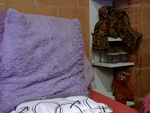 Snapshot of pamelasophia19 chatting on November 1, 12:01 am pamelasophia19 online show from November 1, 12:01 am