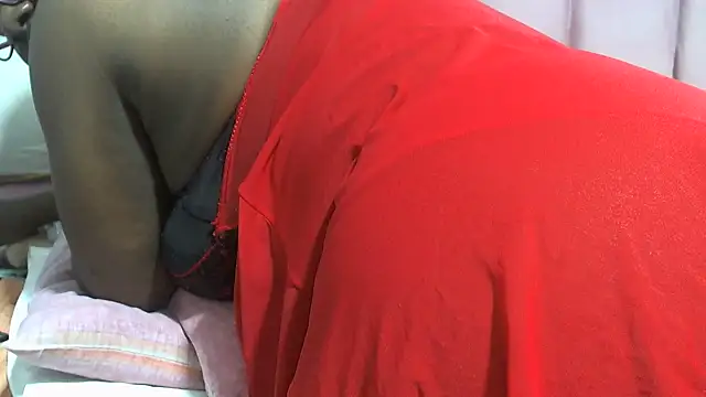 Snapshot of brownsugahxx chatting on December 1, 5:56 am brownsugahxx online show from December 1, 5:56 am