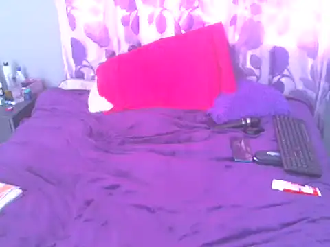 Snapshot of claudia_manuela chatting on March 21, 9:12 am claudia manuela online show from March 21, 9:12 am