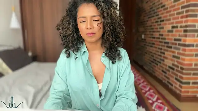 Snapshot of illaroom chatting on December 6, 3:33 pm illaroom online show from December 6, 3:33 pm