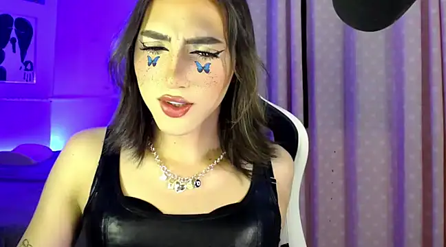 Snapshot of charlottesexxx chatting on January 28, 9:50 pm charlottesexxx online show from January 28, 9:50 pm