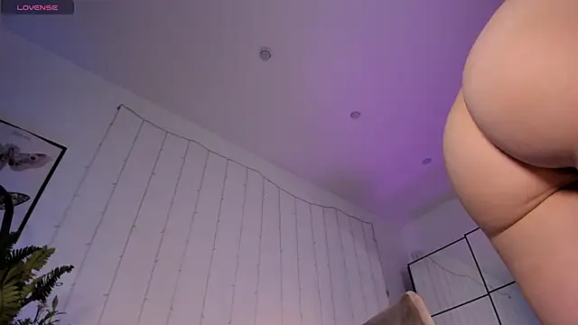 LilianKroft online show from September 12, 11:43 am