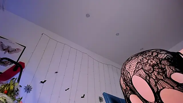 LilianKroft online show from October 27, 11:25 am