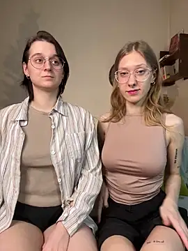 Snapshot of Jitoon_Exe chatting on December 2, 3:37 am Jitoon Exe online show from December 2, 3:37 am